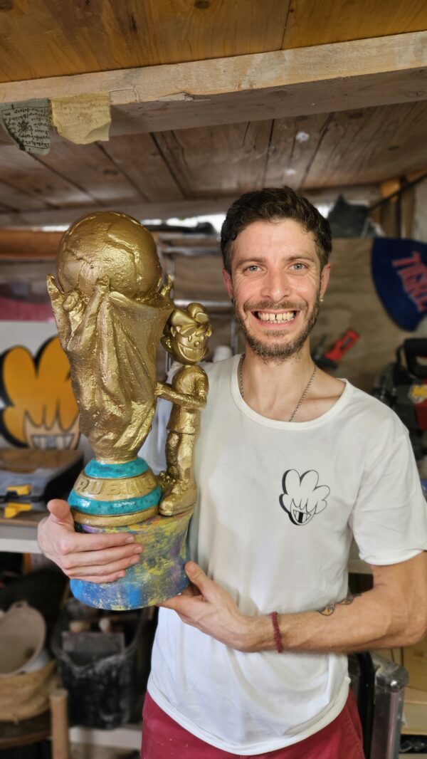Rubiiecito Campeón — Escultura original